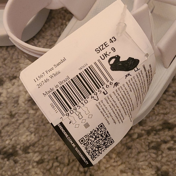 Rider Free Sandals in White 🆕️ - Picture 6 of 6